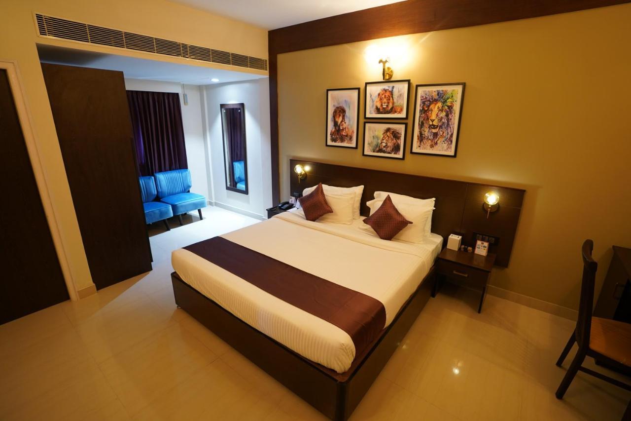 Hotel Neyyar Residency Neyyattinkara Exterior foto
